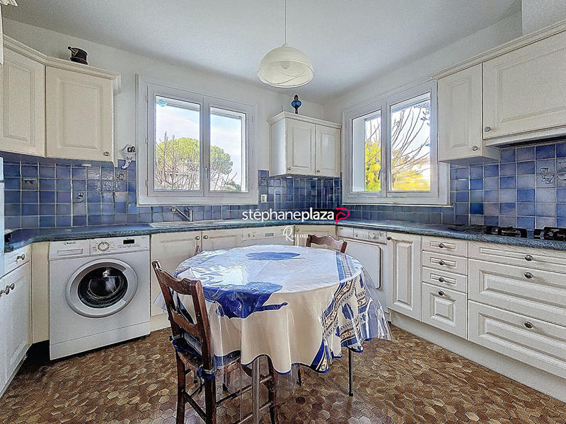 Maison - 215 m² - 11 pièces