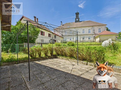 Maison - 211 m² - 7 pièces