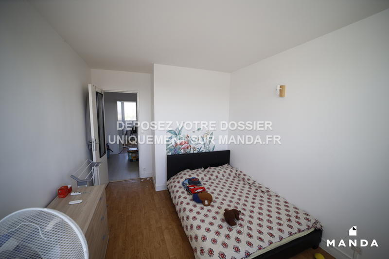 Chambre - 11 m² - 4 pièces