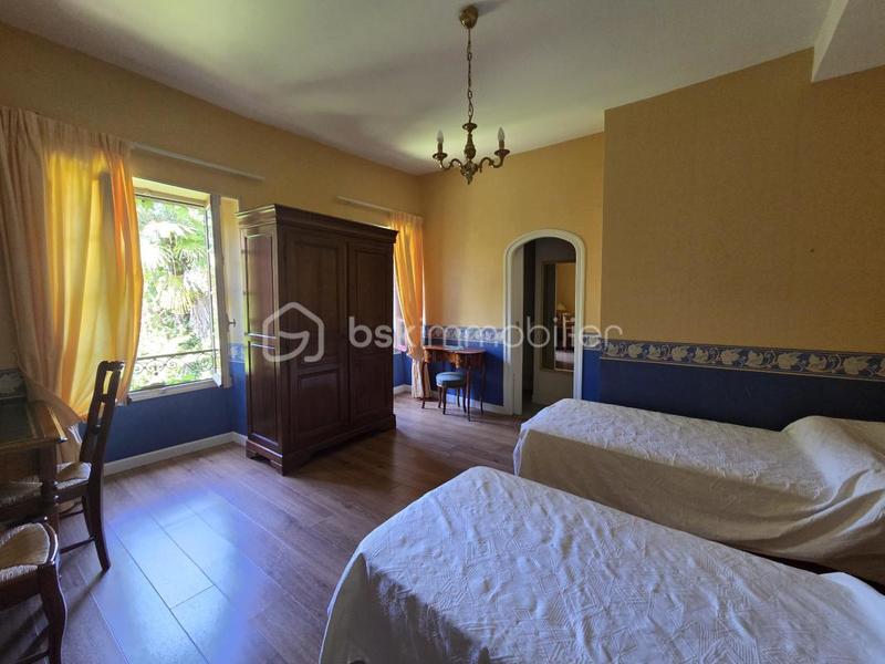 Propriété - 500 m² - 21 pièces