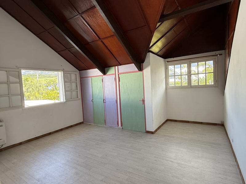 Maison - 202 m² - 7 pièces