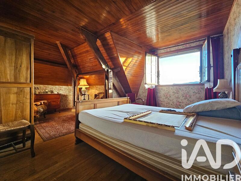 Maison - 185 m² - 7 pièces