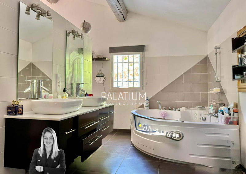 Mas - 205 m² - 6 pièces