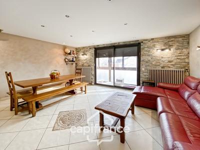 Maison - 223 m² - 8 pièces