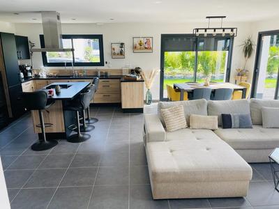 Maison - 110 m² - 5 pièces