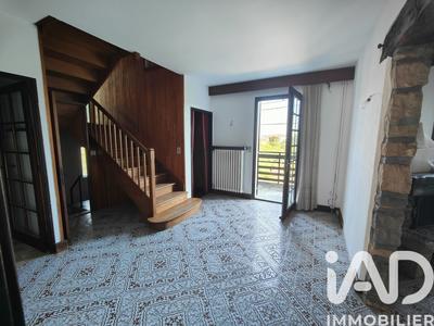 Maison - 121 m² - 6 pièces