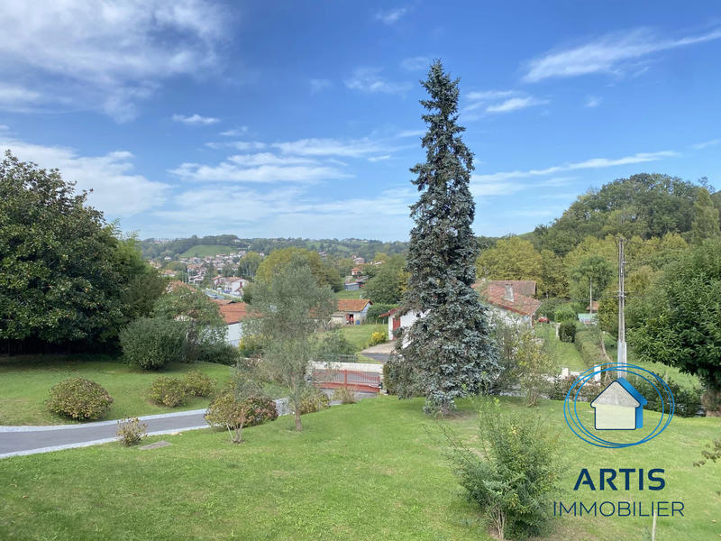 Maison - 230 m² - 6 pièces