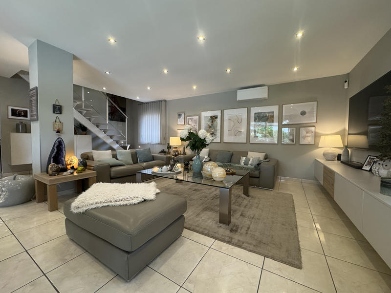 Maison - 163 m² - 5 pièces