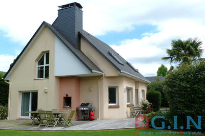 Maison - 132 m² - 8 pièces