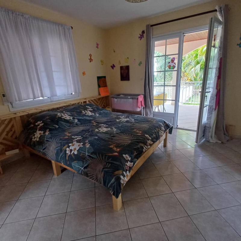 Maison - 250 m² - 8 pièces