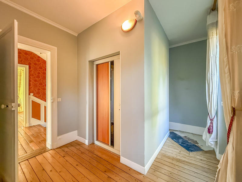 Maison - 198 m² - 7 pièces