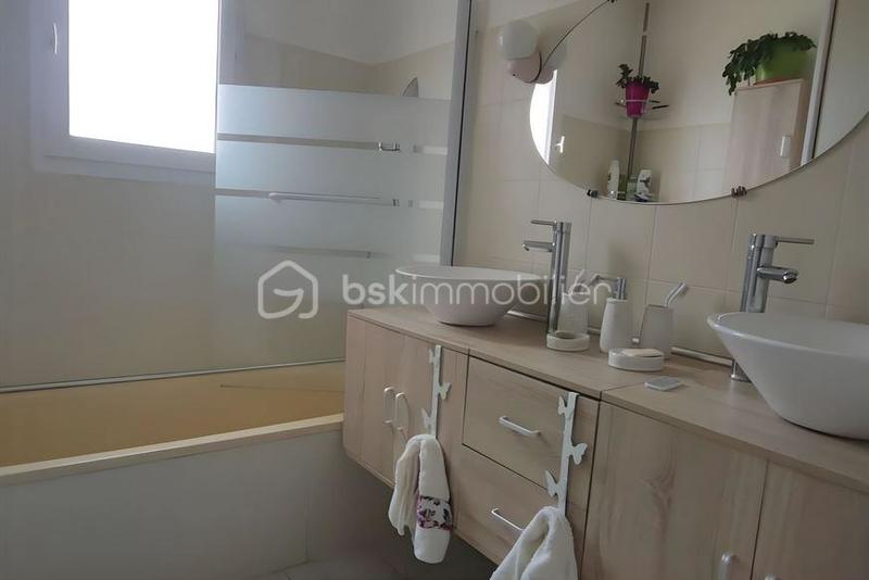 Villa - 220 m² - 10 pièces