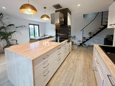 Maison - 160 m² - 5 pièces