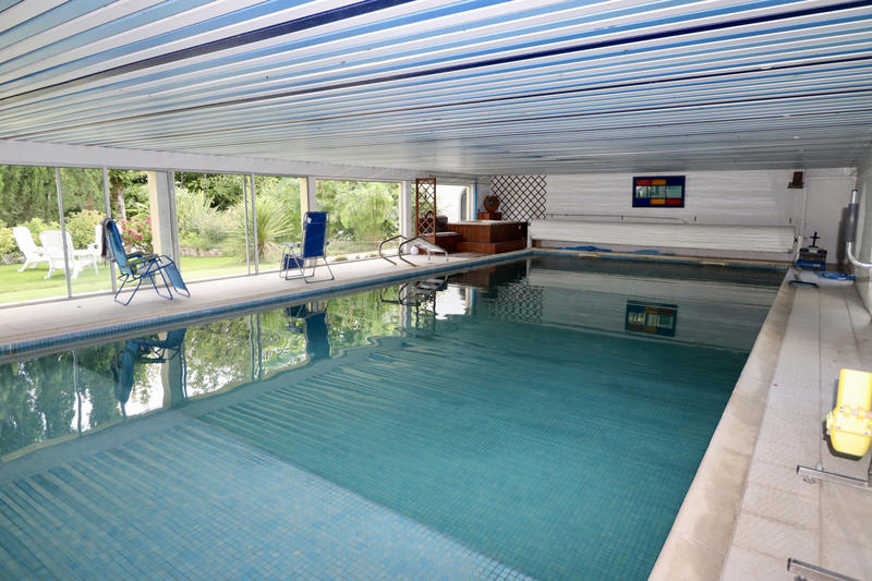 Maison - 460 m² - 9 pièces