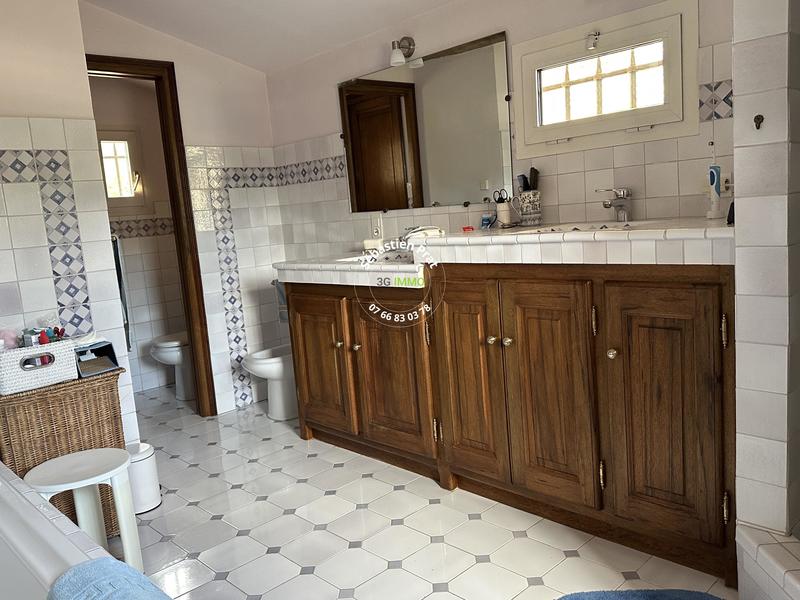 Villa - 208 m² - 7 pièces