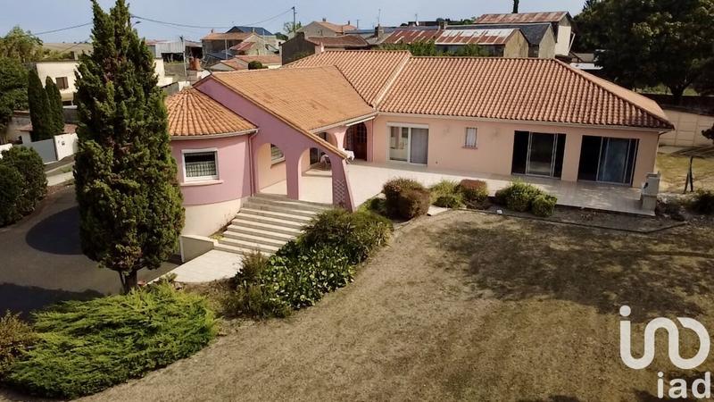 Maison - 223 m² - 6 pièces