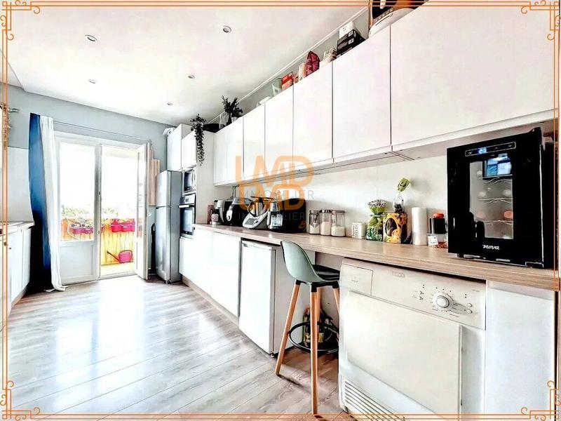 Appartement - 90 m² - 4 pièces