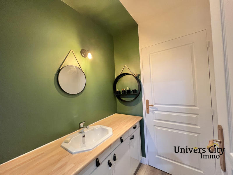 Maison - 259 m² - 8 pièces