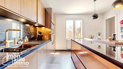 Maison - 144 m² - 5 pièces