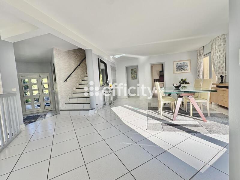 Maison d'architecte - 205 m² - 7 pièces