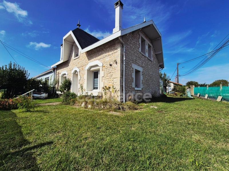 Maison - 90 m² - 5 pièces