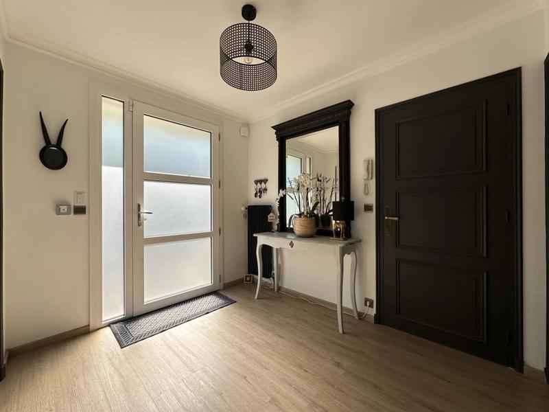 Maison - 170 m² - 8 pièces