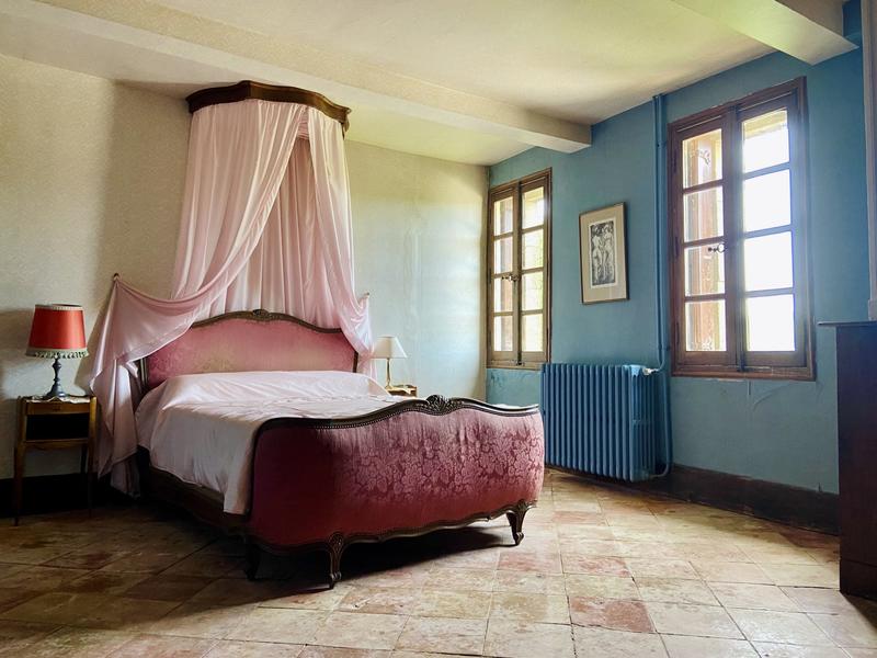 Maison - 303 m² - 10 pièces