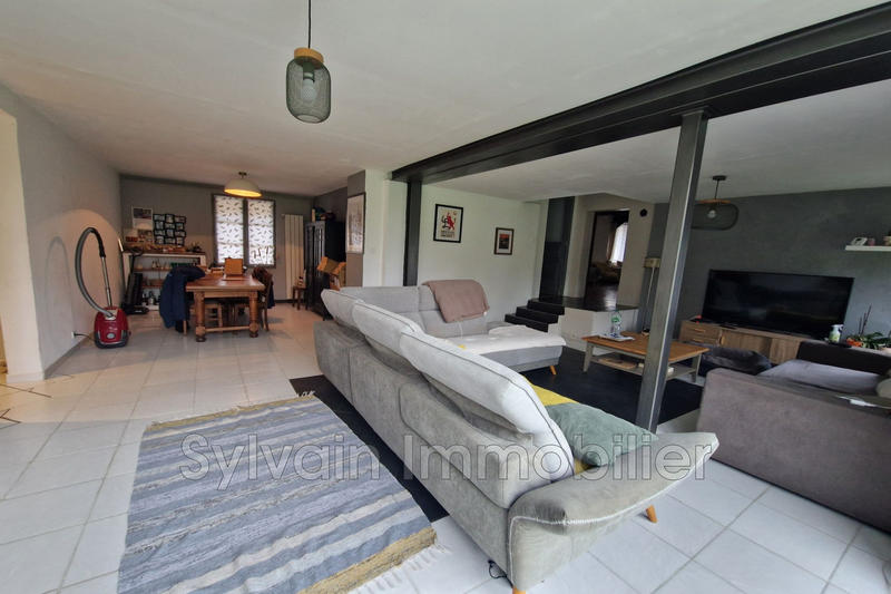 Maison - 243 m² - 10 pièces