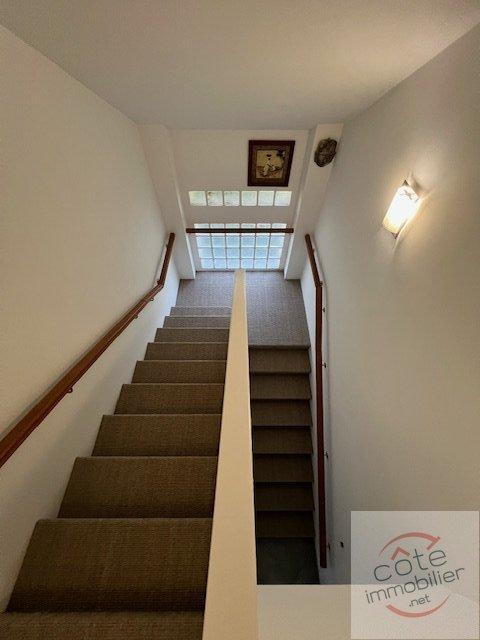 Maison - 240 m² - 6 pièces