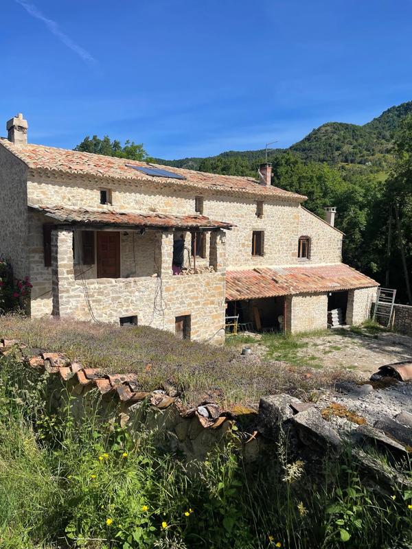 Maison - 246 m² - 8 pièces