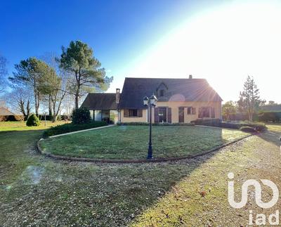 Maison - 198 m² - 8 pièces