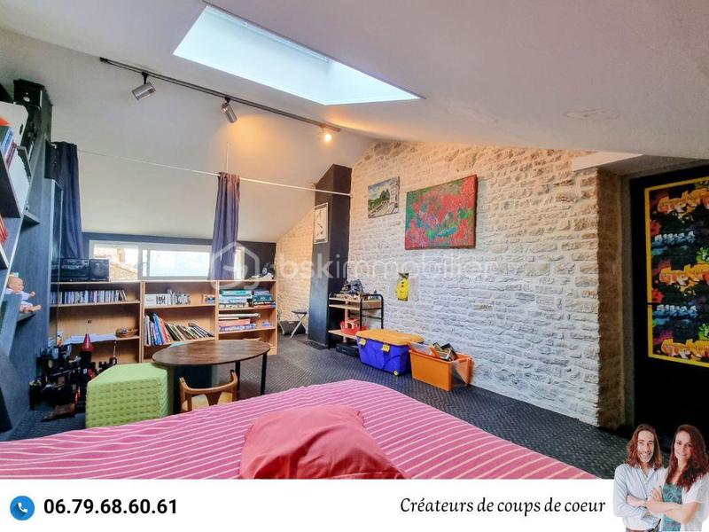Maison en pierre - 234 m² - 7 pièces