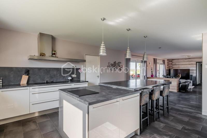 Maison - 190 m² - 7 pièces