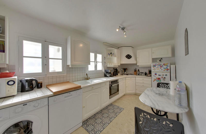 Maison - 218 m² - 6 pièces