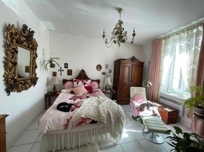 Maison - 348 m² - 10 pièces