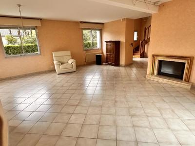 Maison d'architecte - 202 m² - 8 pièces