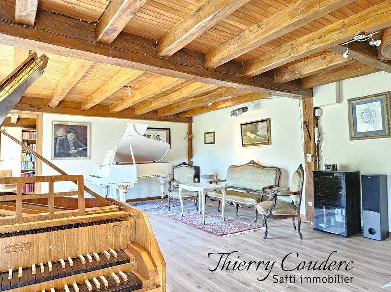 Maison - 190 m² - 7 pièces