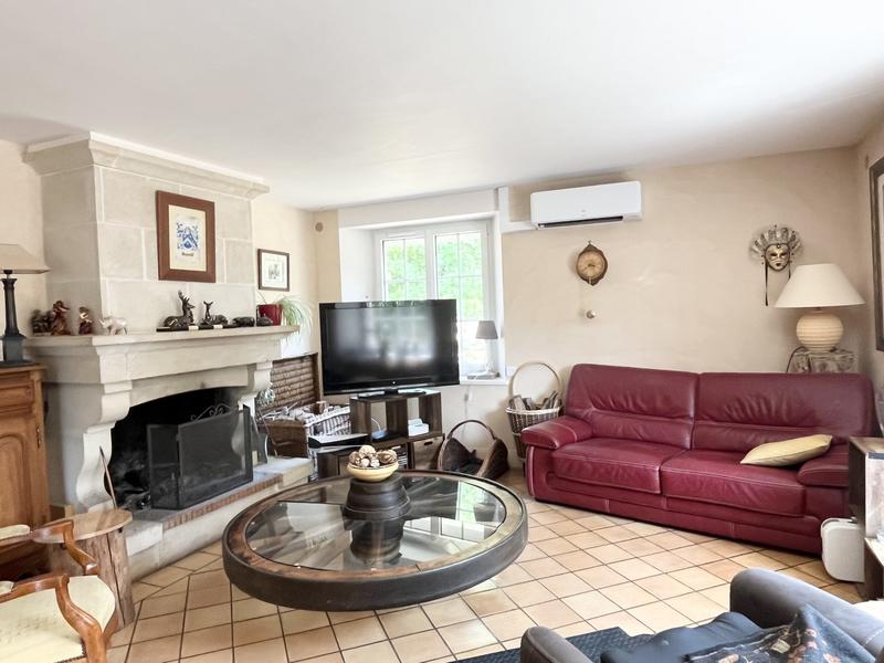 Maison traditionnelle - 264 m² - 10 pièces