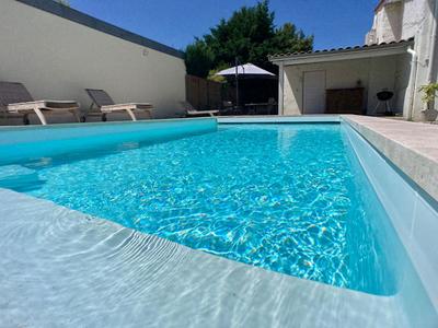 Maison - 240 m² - 10 pièces