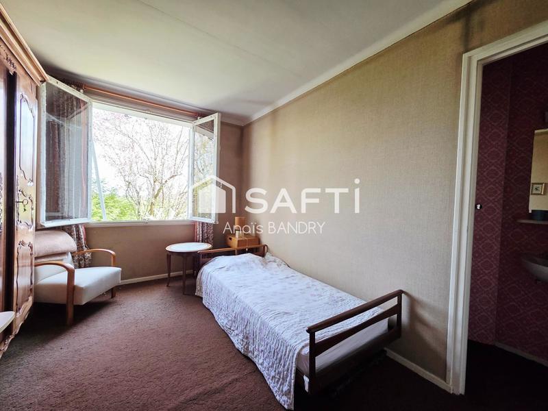 Maison - 201 m² - 8 pièces