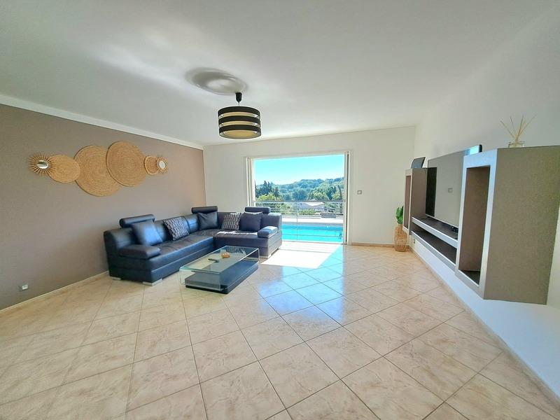 Maison - 170 m² - 7 pièces