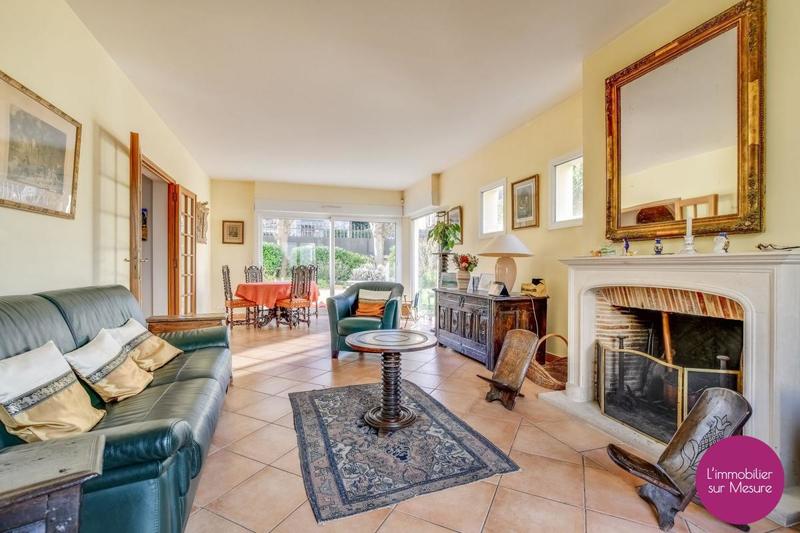 Maison - 225 m² - 7 pièces