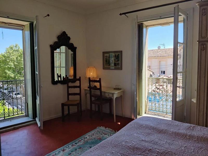 Propriété - 430 m² - 18 pièces