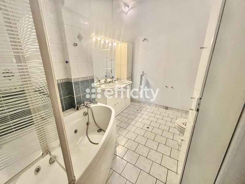 Maison - 170 m² - 6 pièces