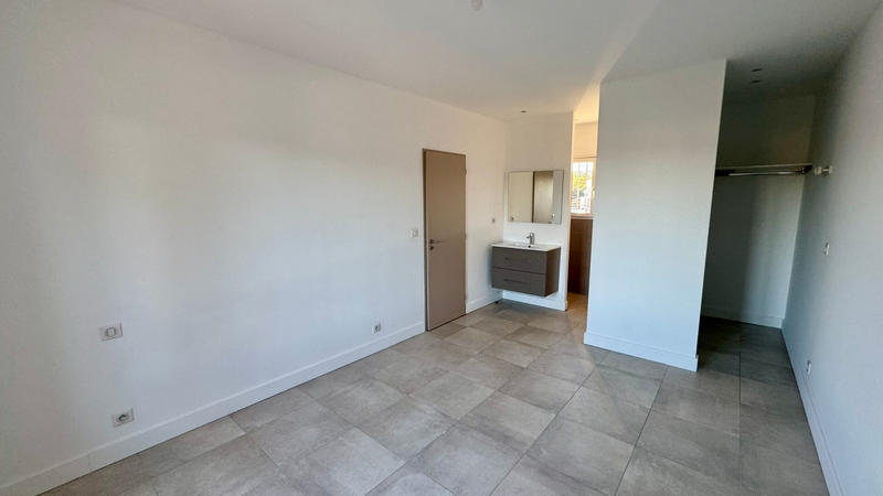 Bureau - 137 m² - 5 pièces