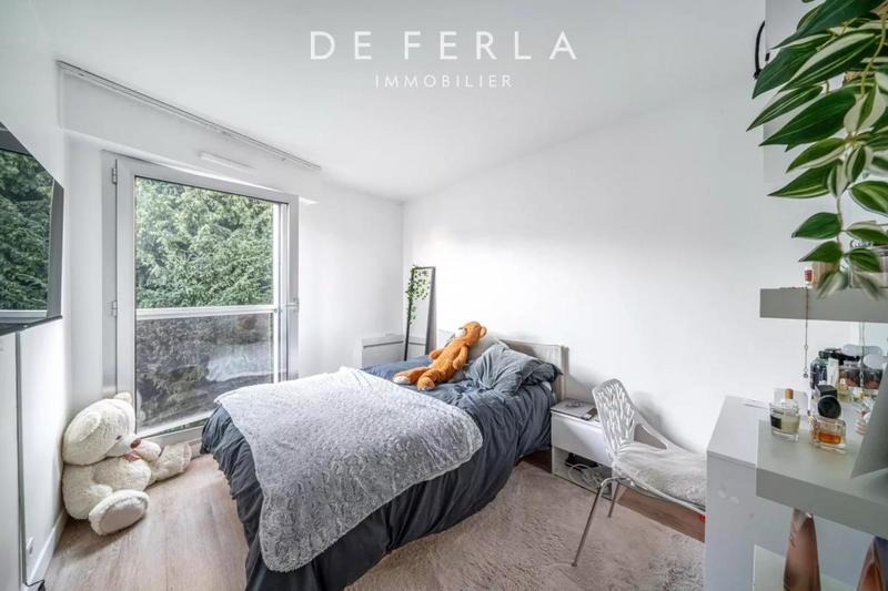 Appartement - 100 m² - 5 pièces