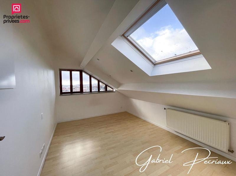 Loft - 96 m² - 5 pièces