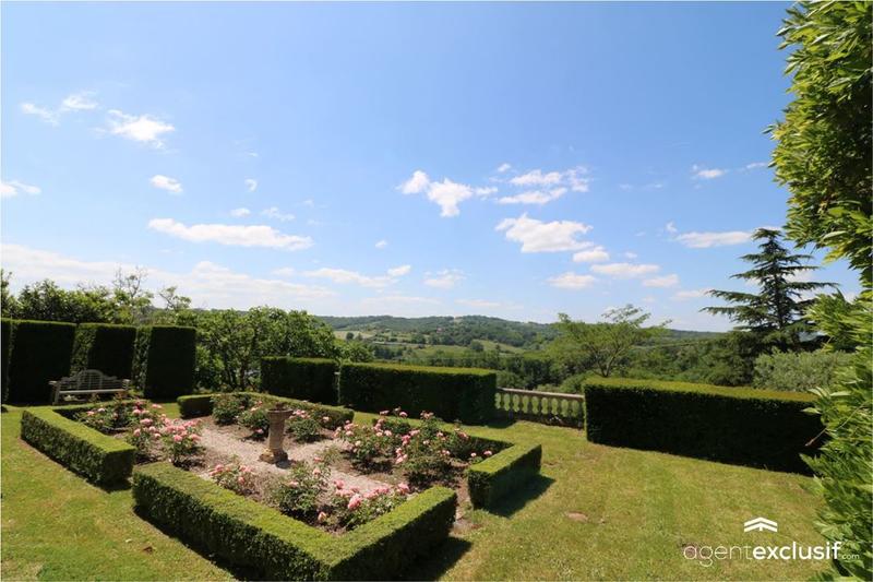 Maison de maîtres - 300 m² - 9 pièces