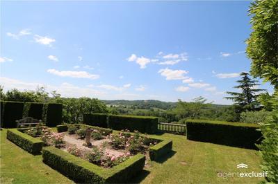 Maison de maîtres - 300 m² - 9 pièces