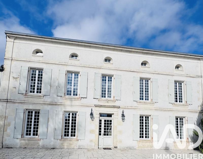 Maison - 252 m² - 7 pièces